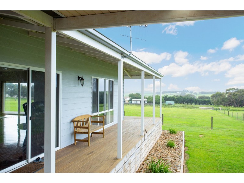 17 Fitzgibbons Lane, Illowa VIC 3282