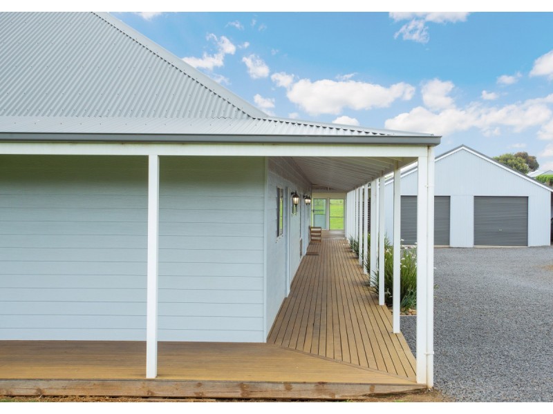 17 Fitzgibbons Lane, Illowa VIC 3282