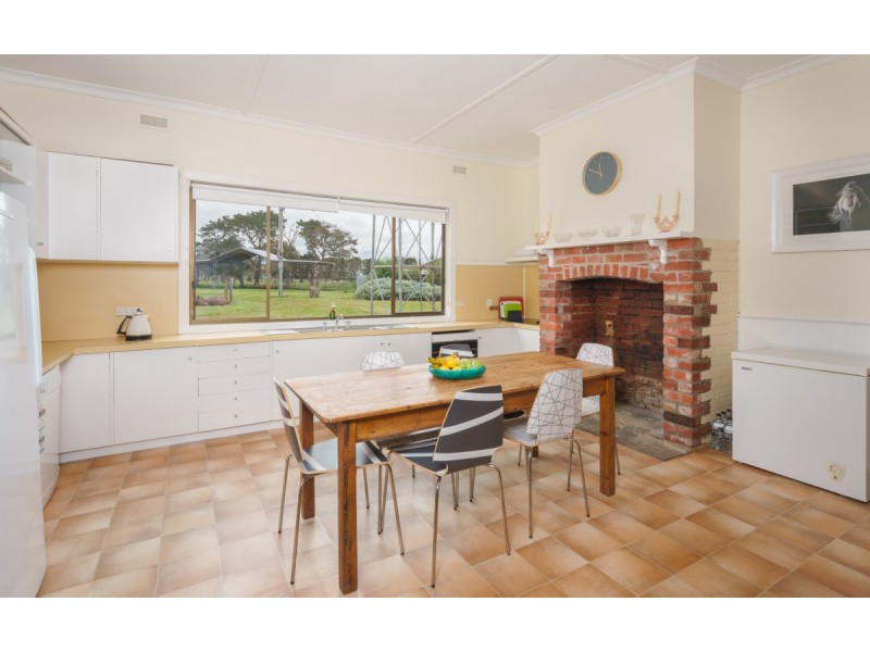 490 Hamilton Highway, Mortlake VIC 3272