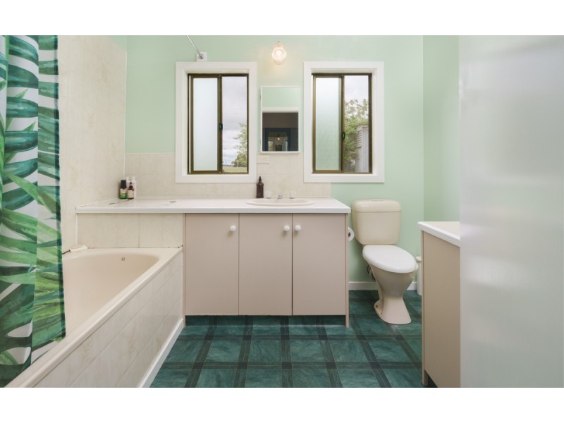 490 Hamilton Highway, Mortlake VIC 3272