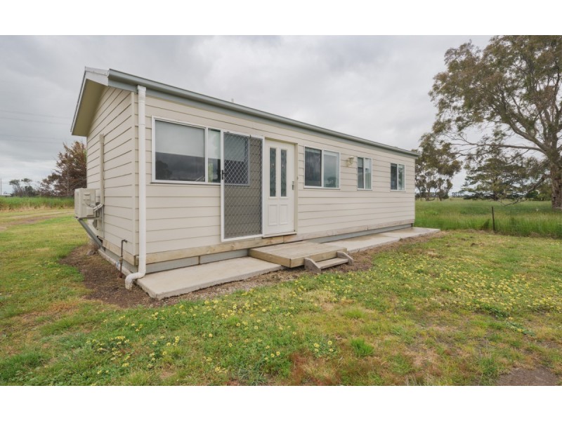 490 Hamilton Highway, Mortlake VIC 3272