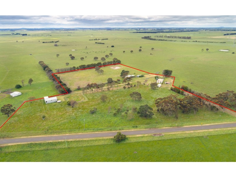490 Hamilton Highway, Mortlake VIC 3272