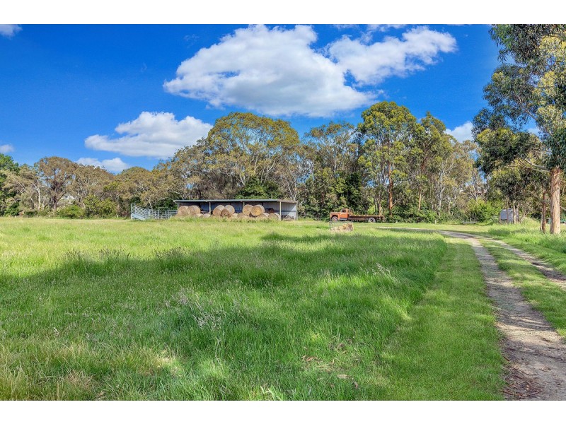 15 Heathmarsh Road, Panmure VIC 3265