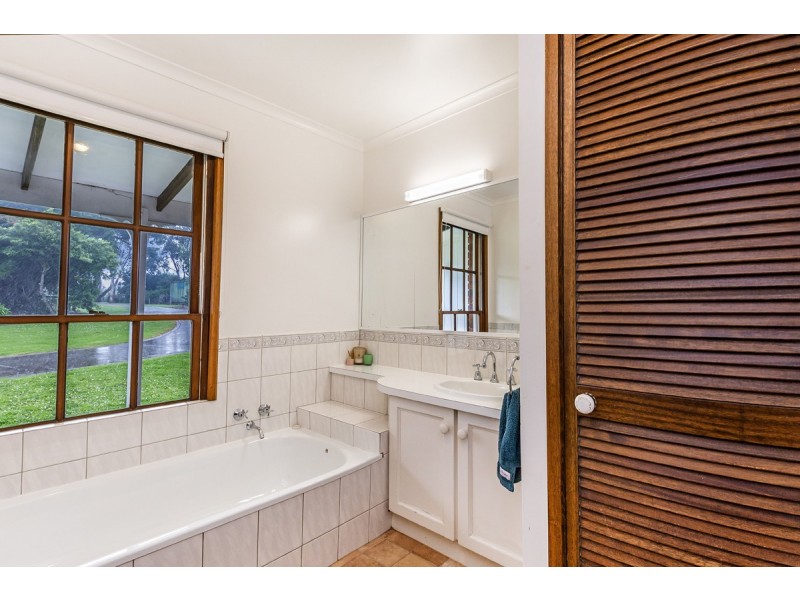 70 – 74 Bridge Road, Bushfield VIC 3281