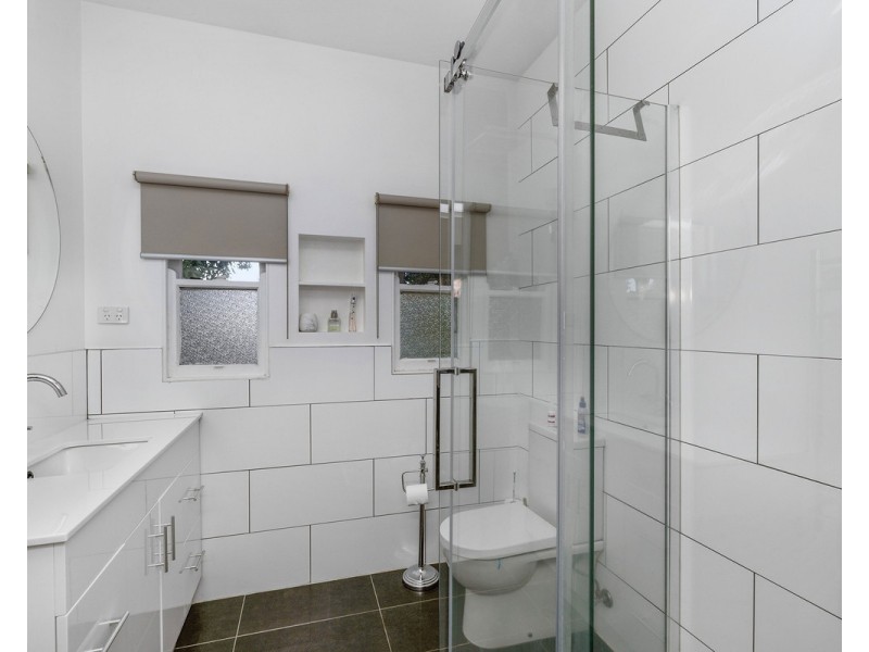 16 Mackinnons Bridge, Noorat VIC 3265
