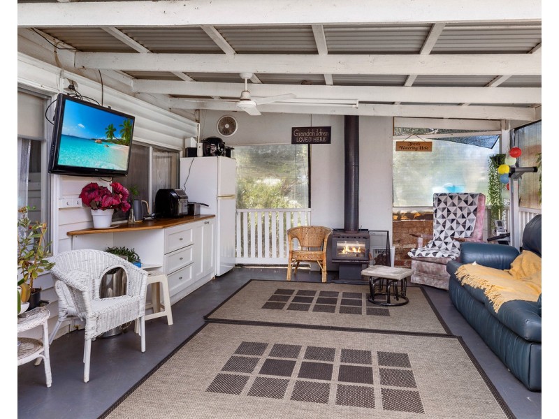 16 Mackinnons Bridge, Noorat VIC 3265