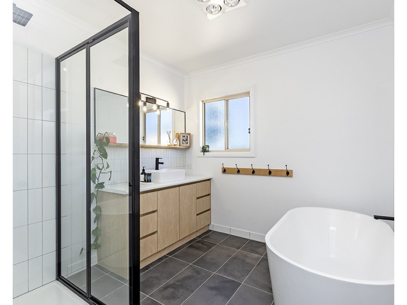 50 Forresters Road, Bushfield VIC 3281