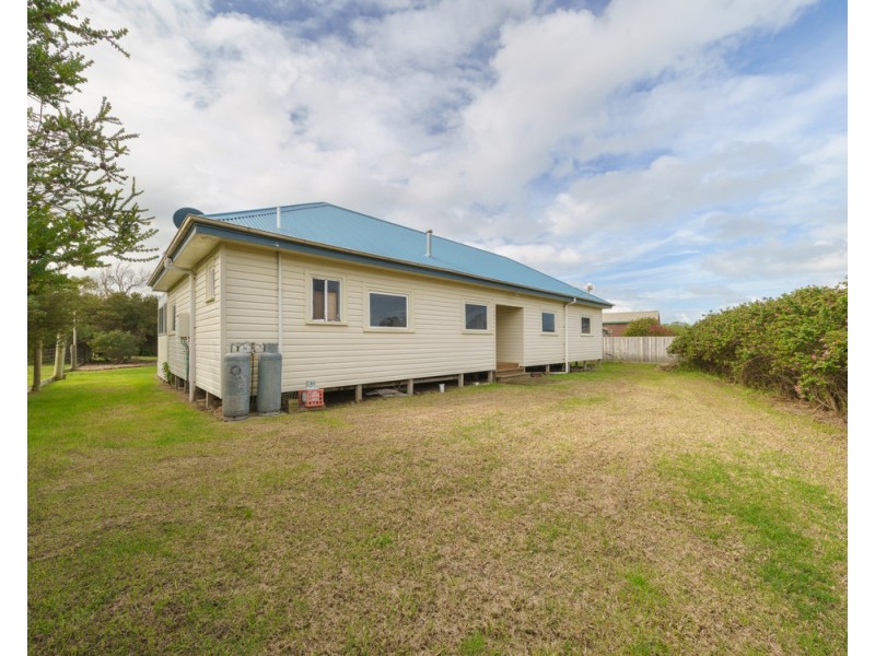 7 Champion Street, Peterborough VIC 3270