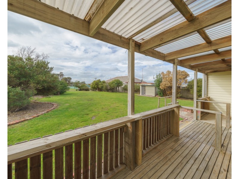 7 Champion Street, Peterborough VIC 3270