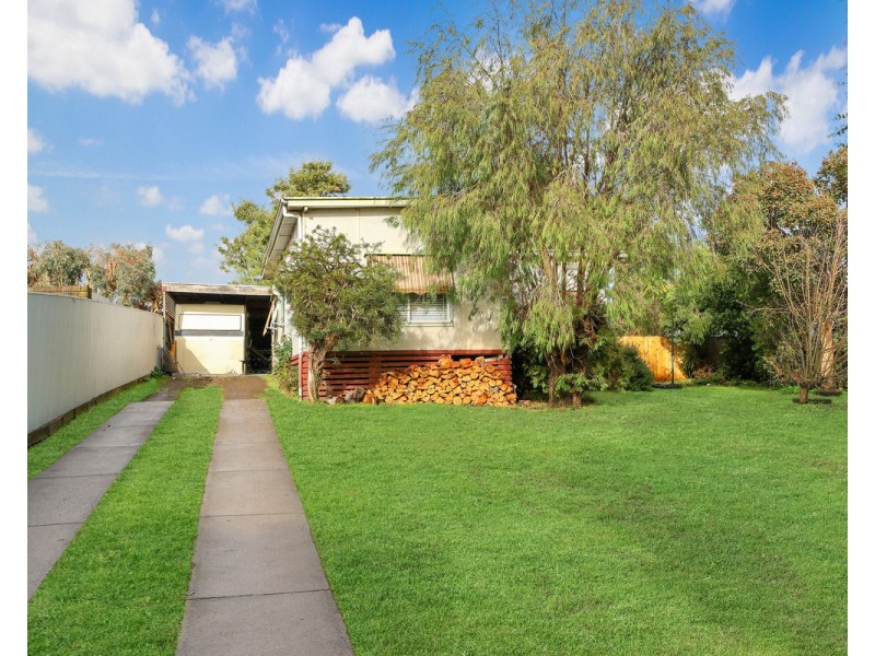 53 Silvester Street, Cobden VIC 3266