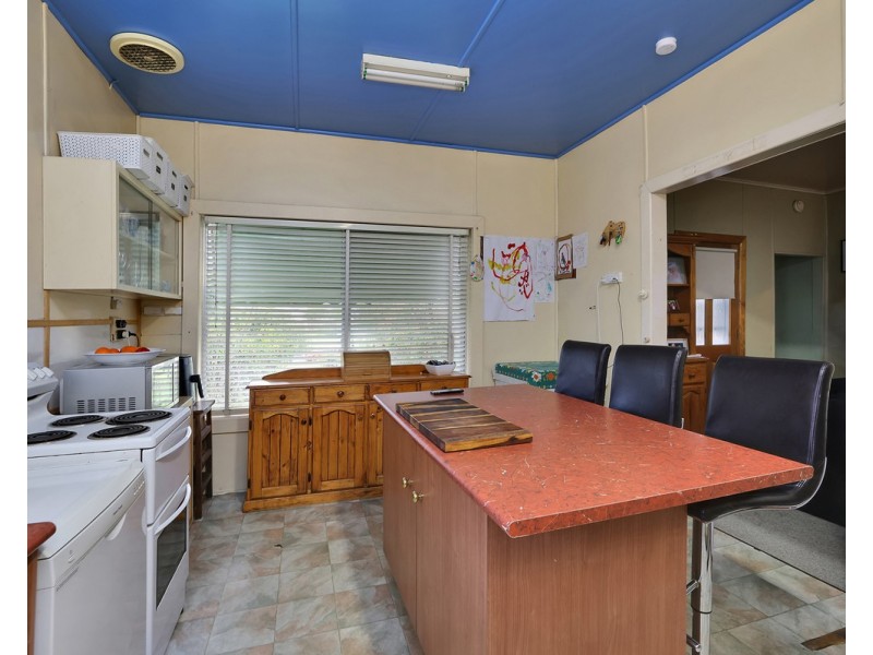 53 Silvester Street, Cobden VIC 3266