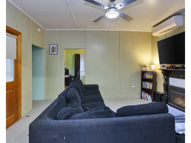 53 Silvester Street, Cobden VIC 3266