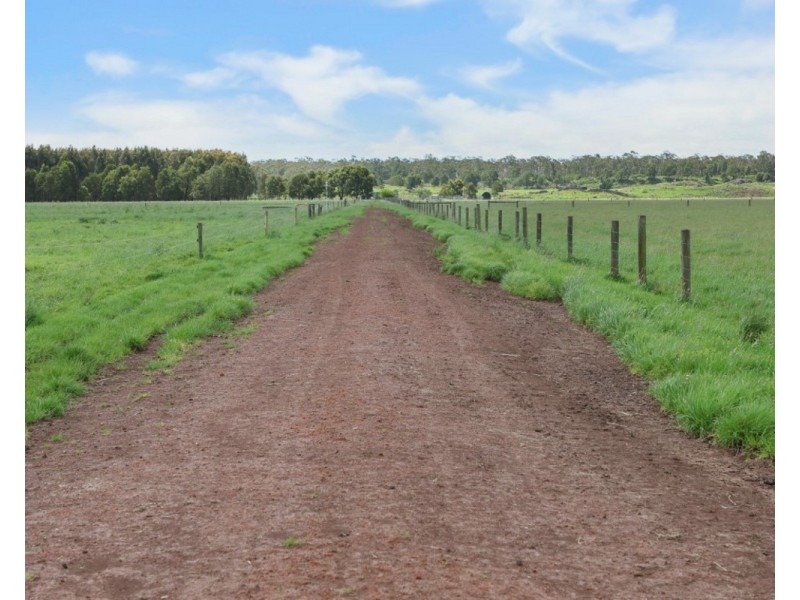 97 Carpendeit-Bungador Road, Carpendeit VIC 3260