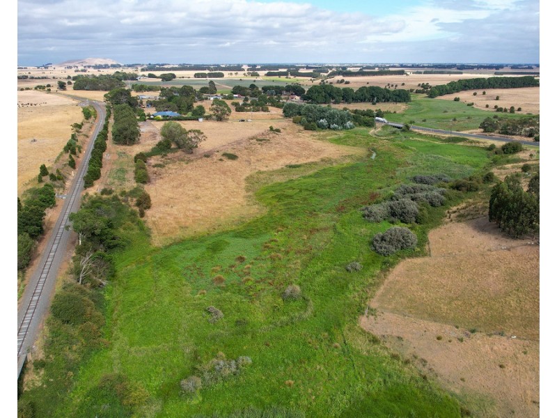 21 Blains Road, Garvoc VIC 3265