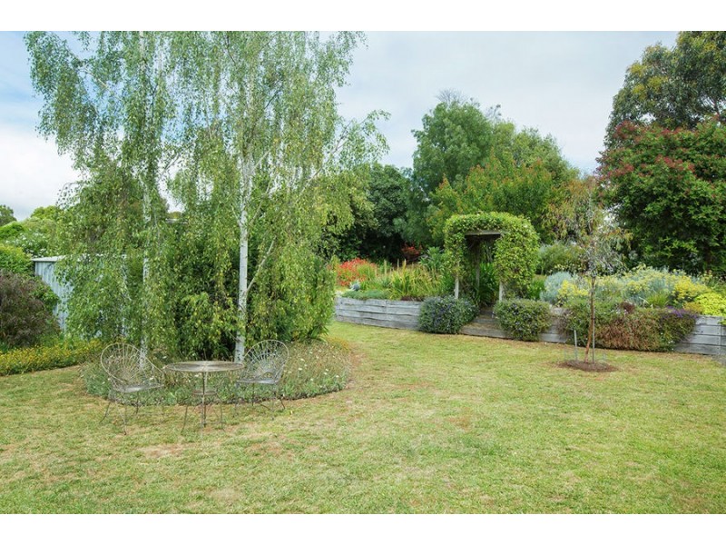3 Grosvenor Place, Hamilton VIC 3300