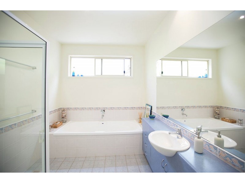3 Grosvenor Place, Hamilton VIC 3300