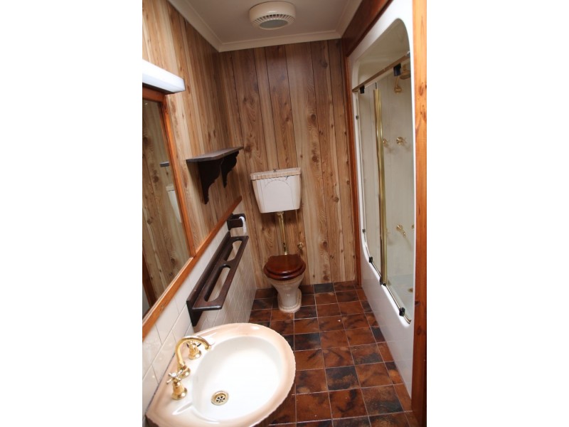 338 Petschells Lane, Croxton East VIC 3301