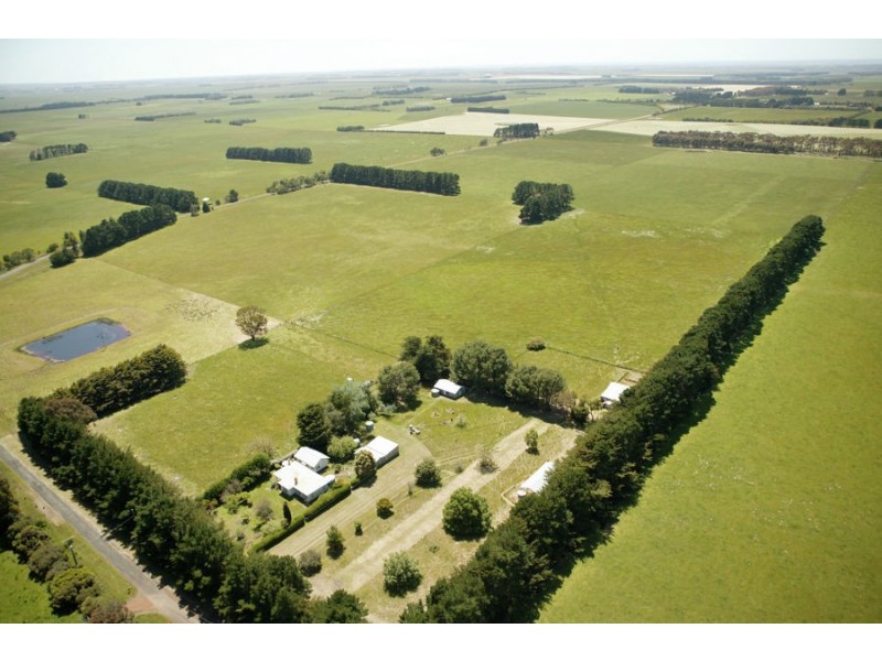 ‘Sunnyside’ Mustons Lane, Caramut VIC 3274