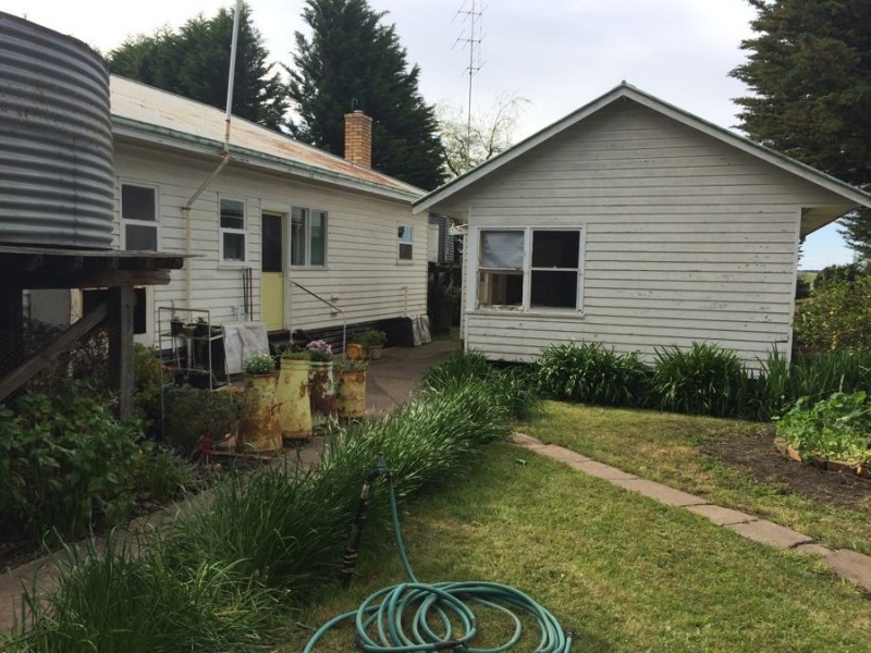 ‘Sunnyside’ Mustons Lane, Caramut VIC 3274