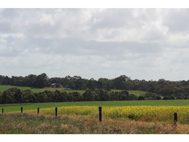 216 Astons Road, Nareeb VIC 3293