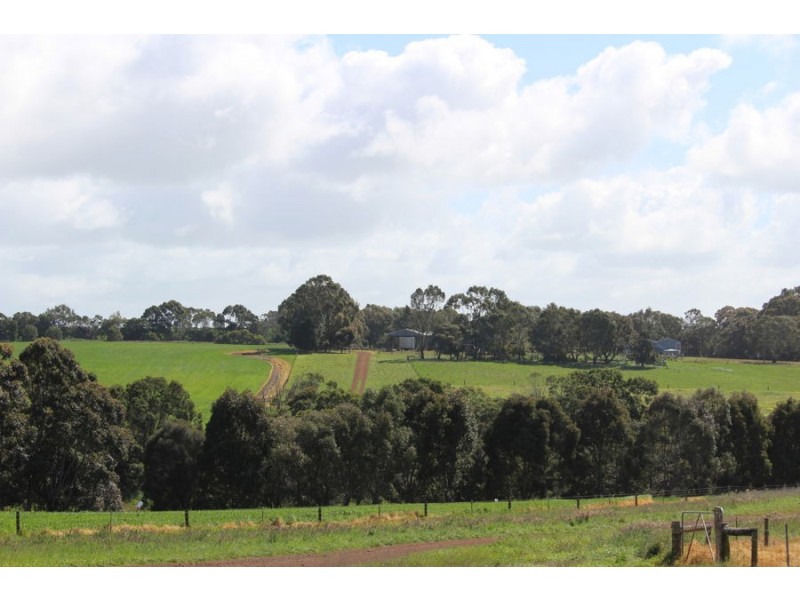 216 Astons Road, Nareeb VIC 3293