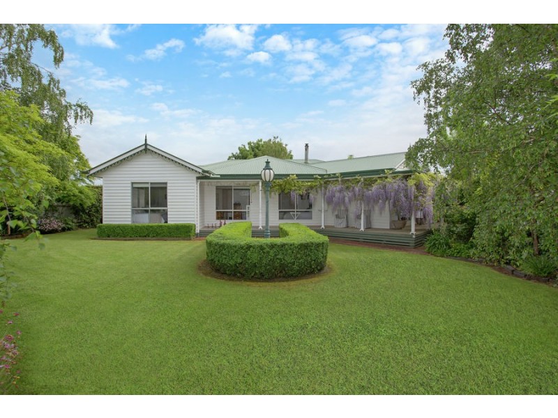 118-122 Cox St, Penshurst VIC 3289