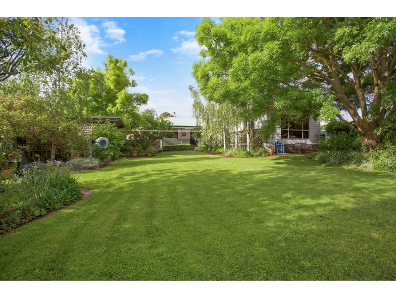 118-122 Cox St, Penshurst VIC 3289