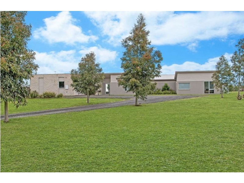 99 W Schultz Road, Hamilton VIC 3300
