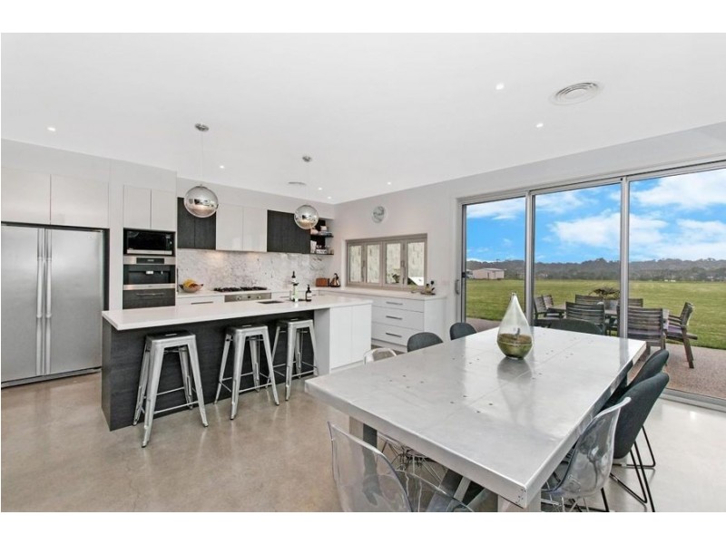 99 W Schultz Road, Hamilton VIC 3300