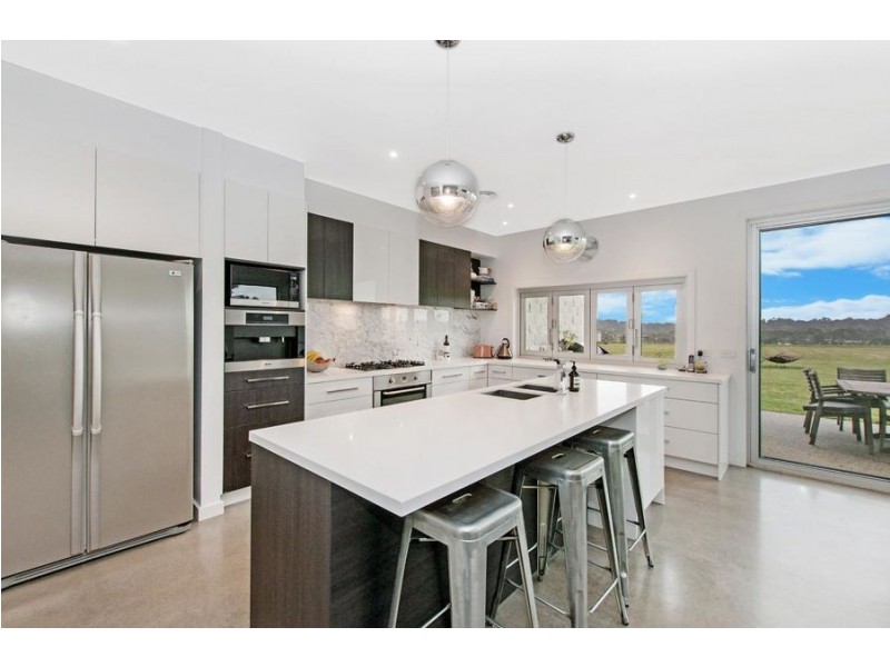 99 W Schultz Road, Hamilton VIC 3300