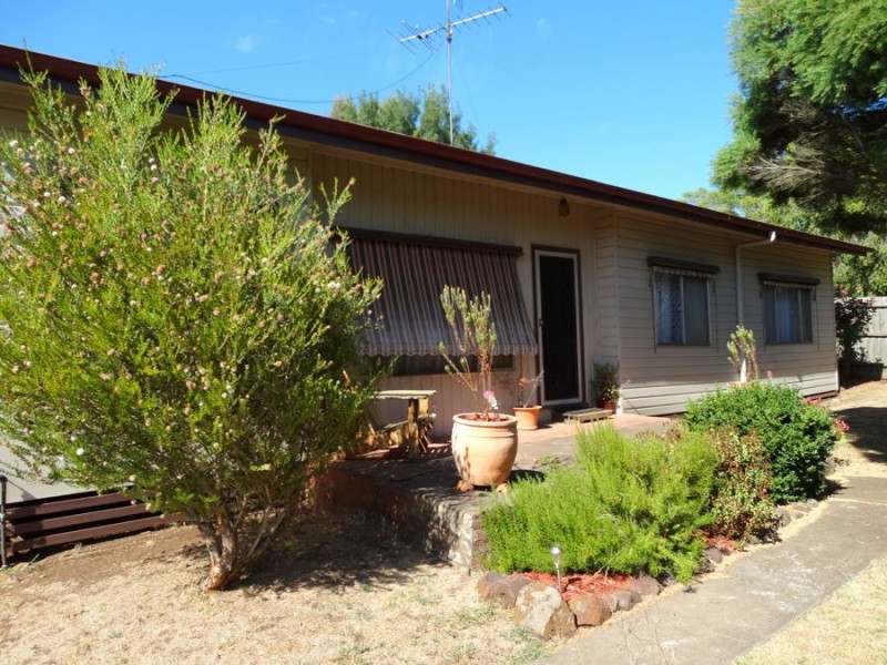 55 Bell St, Penshurst VIC 3289