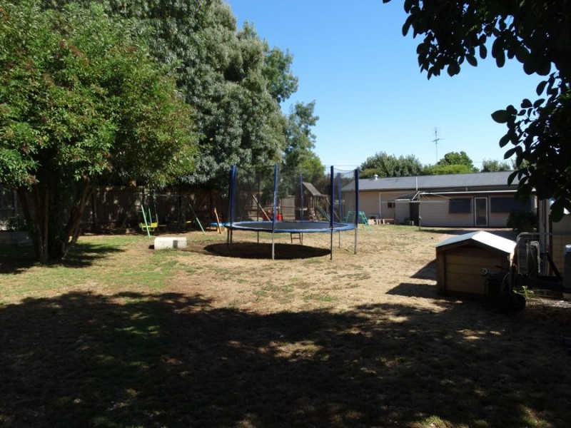 55 Bell St, Penshurst VIC 3289