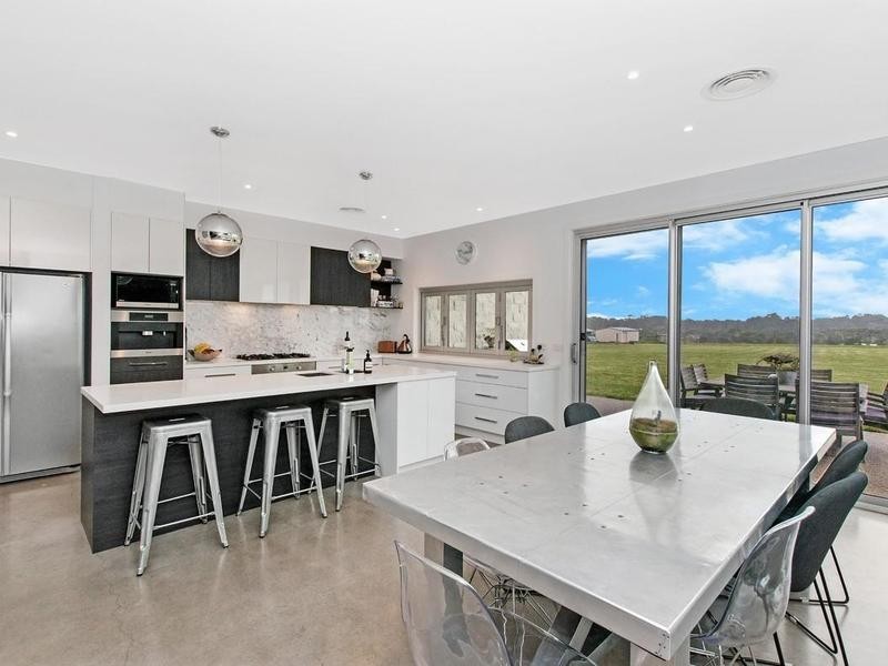 99 W Schultz Road, Hamilton VIC 3300