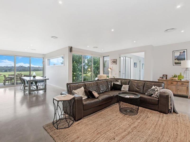 99 W Schultz Road, Hamilton VIC 3300
