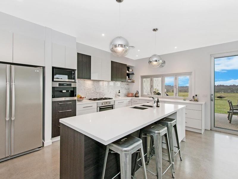 99 W Schultz Road, Hamilton VIC 3300