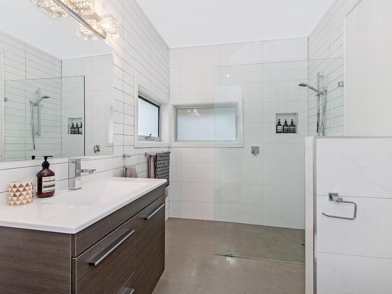99 W Schultz Road, Hamilton VIC 3300