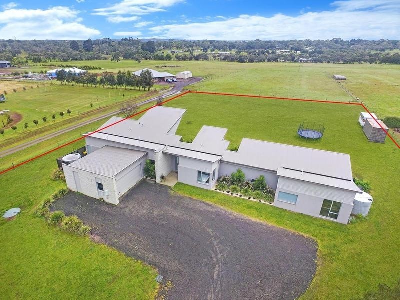 99 W Schultz Road, Hamilton VIC 3300
