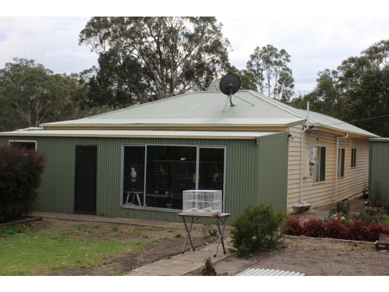 2423 Casterton Naracoorte Road, Warrock VIC 3312