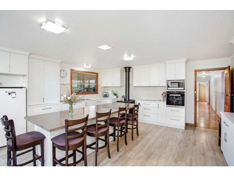 149 Mirranatwa School Road, Mirranatwa VIC 3294