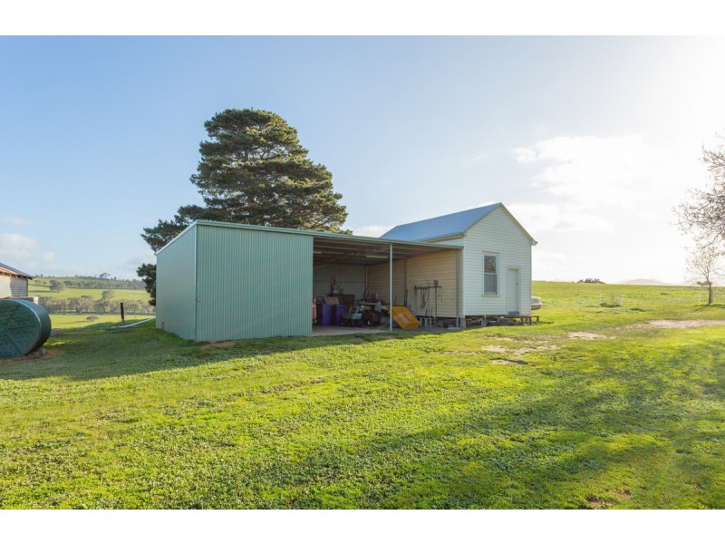 149 Mirranatwa School Road, Mirranatwa VIC 3294