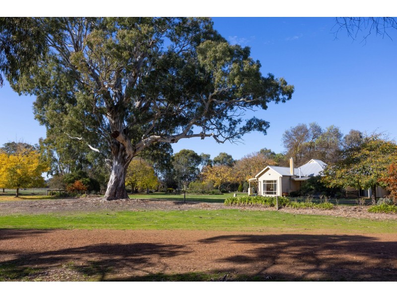 145 Perns Lane, Englefield VIC 3407