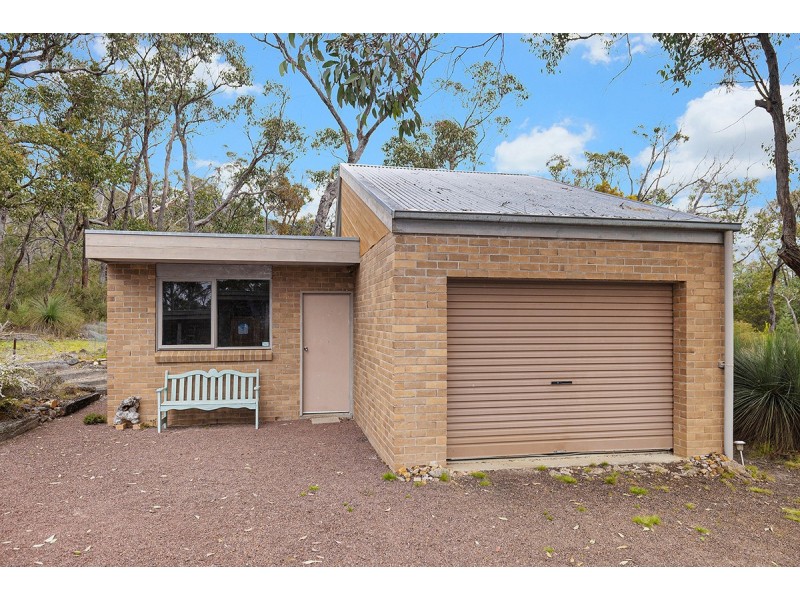 25 Henham Track, Mirranatwa VIC 3294