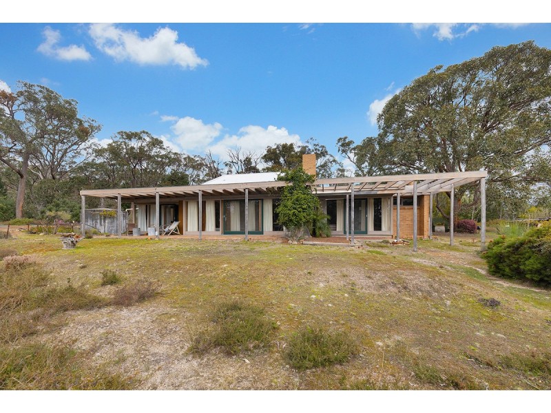 25 Henham Track, Mirranatwa VIC 3294