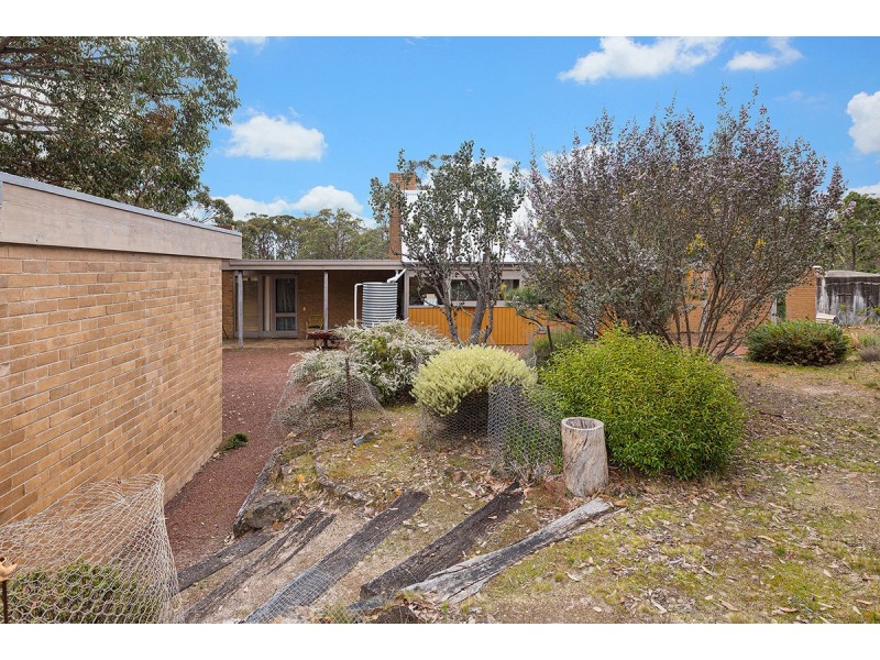 25 Henham Track, Mirranatwa VIC 3294