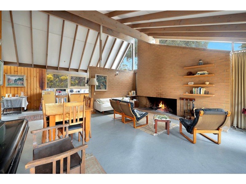 25 Henham Track, Mirranatwa VIC 3294