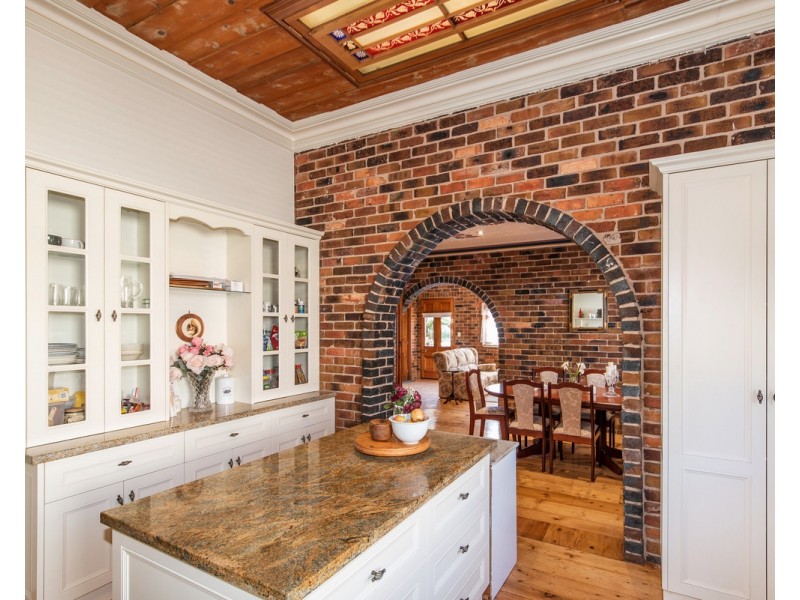 30 Burns Street, Hamilton VIC 3300