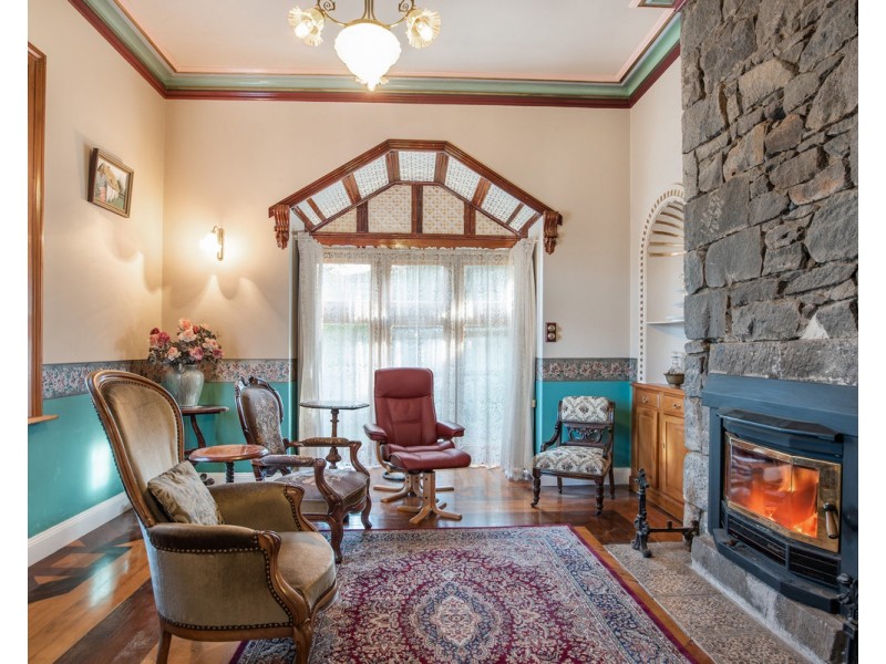 30 Burns Street, Hamilton VIC 3300