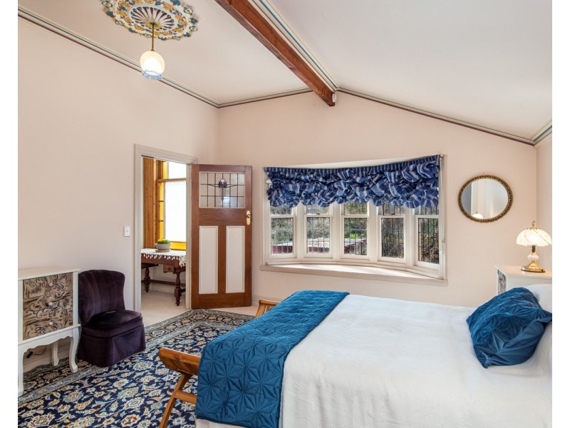 30 Burns Street, Hamilton VIC 3300