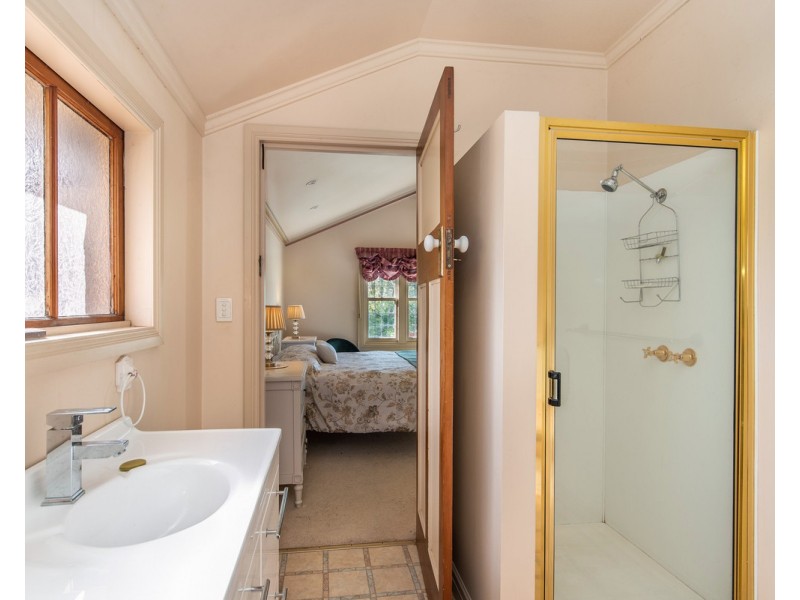 30 Burns Street, Hamilton VIC 3300