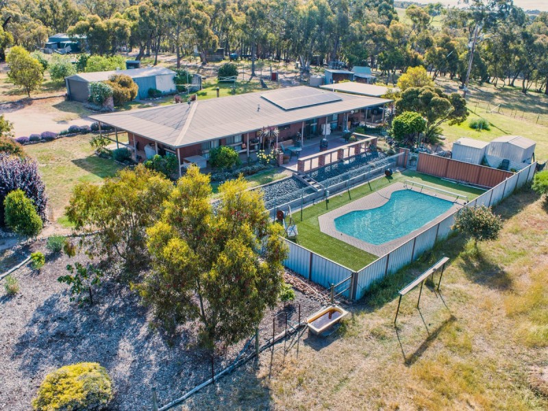 94 Westgate Road, Armstrong VIC 3377